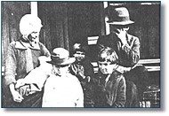 Boyce Shackelfords parents, Allen and Ada Copeland Shackleford are shown with their four children (right, l-r.) Ada, Baby Colvin, Boyce (in hat), Malta, Exer, and Allen. Boyce said, They were the best parents anyone could ever have.